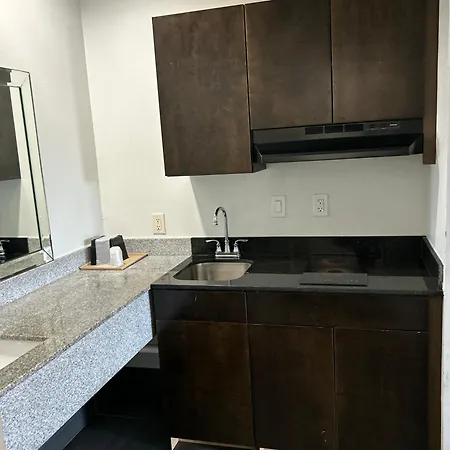 Regency Inn & Suites-2